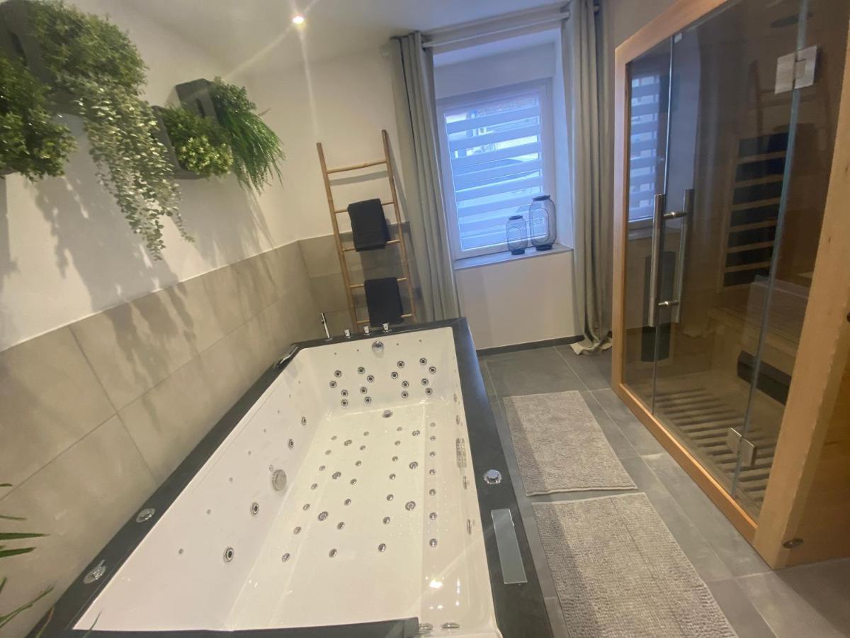 Love Room Cocooning & Spa エピナル エクステリア 写真